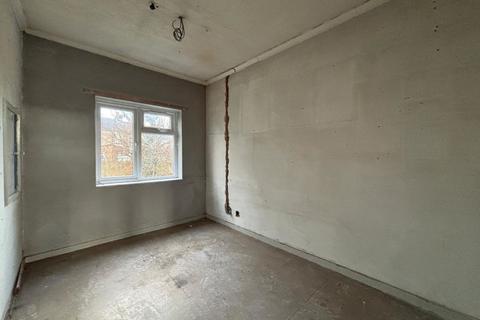 3 bedroom flat for sale, 13 Meyrick Court, Meyrick Avenue, Luton, Bedfordshire, LU1 5JP