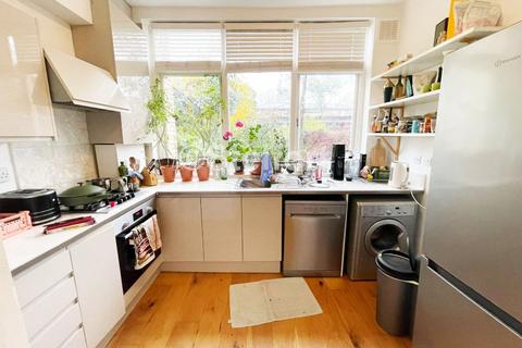 2 bedroom flat to rent, Hartham Road, London N7