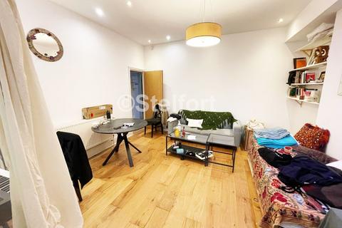 2 bedroom flat to rent, Hartham Road, London N7