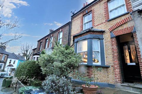 4 bedroom terraced house to rent, Tormount Road, London