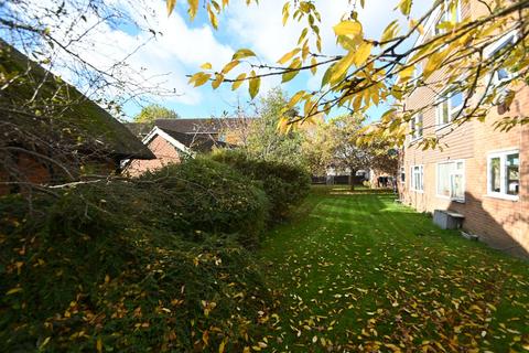 1 bedroom apartment for sale, Tithe Court, Langley, Berkshire, SL3