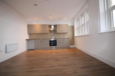 2 bedroom apartment to rent, Flat 4, Station Road, Batley