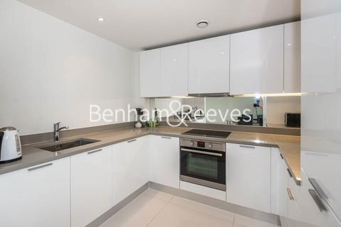 2 bedroom apartment to rent, Station Approach, Hayes UB3