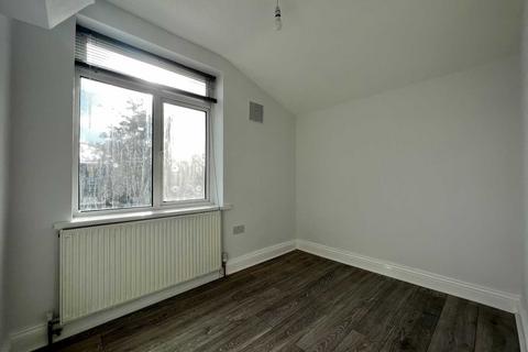 3 bedroom flat to rent, Upton Park Road, Forest Gate, E7