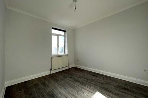 3 bedroom flat to rent, Upton Park Road, Forest Gate, E7