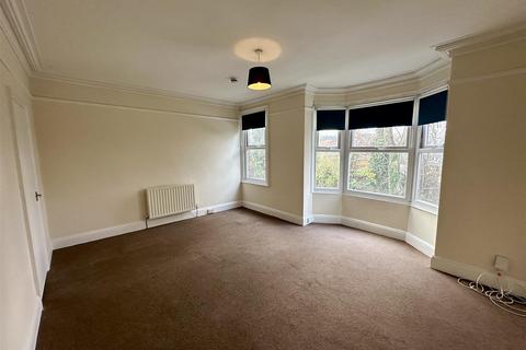 2 bedroom apartment to rent, Victoria Embankment, Darlington