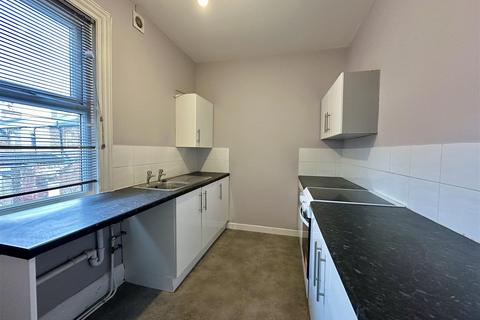 2 bedroom apartment to rent, Victoria Embankment, Darlington