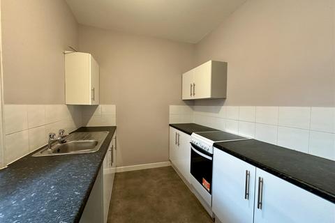 2 bedroom apartment to rent, Victoria Embankment, Darlington