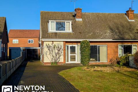 4 bedroom semi-detached house for sale, Vicarage Lane, Beckingham DN10