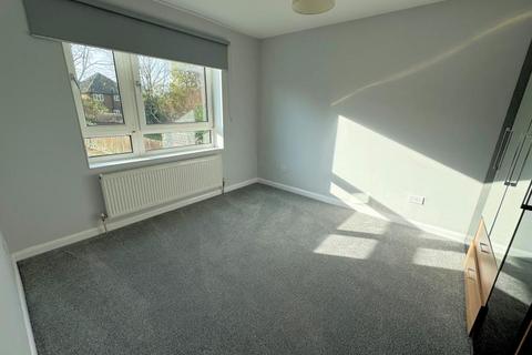 2 bedroom flat to rent, GRUNEISEN ROAD, FINCHLEY, N3