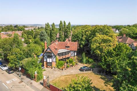 5 bedroom detached house for sale, Maidstone Road, Chatham