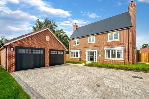 5 bedroom detached house for sale, Lang Way, Great Bentley, Colchester, CO7