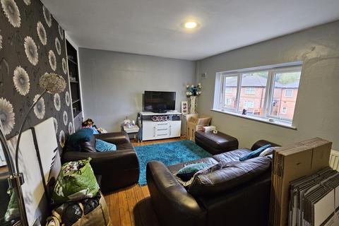 2 bedroom flat for sale, Bridlington Avenue, Salford M6