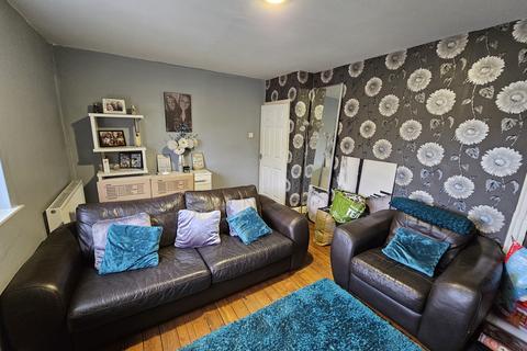 2 bedroom flat for sale, Bridlington Avenue, Salford M6