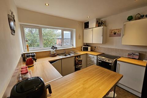 2 bedroom flat for sale, Bridlington Avenue, Salford M6