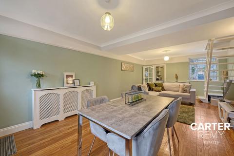 15 Crescent Avenue, Grays, RM17 6AZ