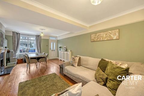 15 Crescent Avenue, Grays, RM17 6AZ