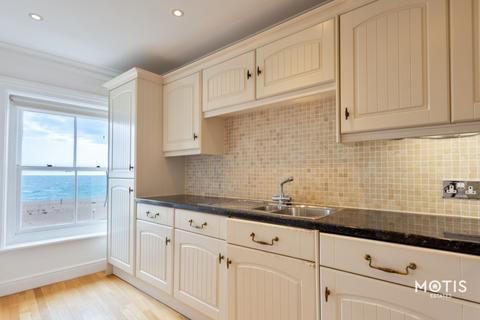 2 bedroom apartment to rent, Marine Crescent, Folkestone, CT20