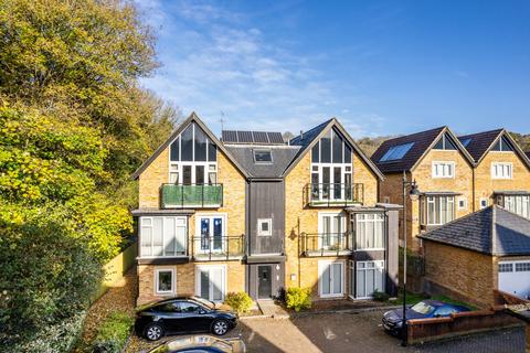 2 bedroom flat for sale, Roundburrow Close, Warlingham, CR6