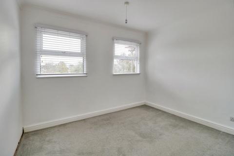 2 bedroom terraced house to rent, Daltons Fen, Basildon, SS13