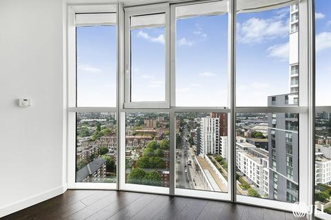 2 bedroom apartment to rent, Sky Gardens London SW8