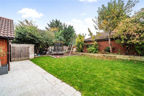 23 Roedean Close, Orpington, BR6 9WB