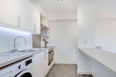 1 bedroom flat to rent, Woodfield Road, London W5