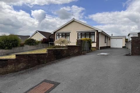 4 bedroom detached bungalow for sale, Llandeilo Road, Upper Brynamman, Ammanford