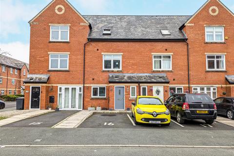 4 bedroom mews for sale, Pendle Court, Leigh