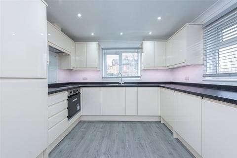 2 bedroom apartment to rent, Goodrich Road, London SE22