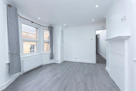 2 bedroom apartment to rent, Goodrich Road, London SE22