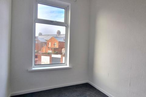 3 bedroom flat to rent, Morgan Street, Sunderland SR5