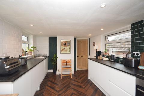 2 bedroom flat for sale, St. Johns Church Road, Folkestone CT19