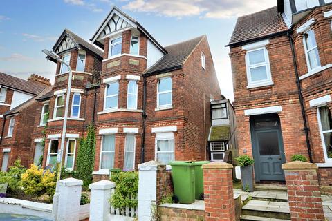 2 bedroom flat for sale, St. Johns Church Road, Folkestone CT19