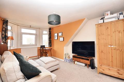 2 bedroom flat for sale, St. Johns Church Road, Folkestone CT19