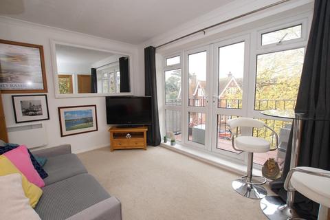 1 bedroom flat for sale, St. Annes Road, Eastbourne BN21