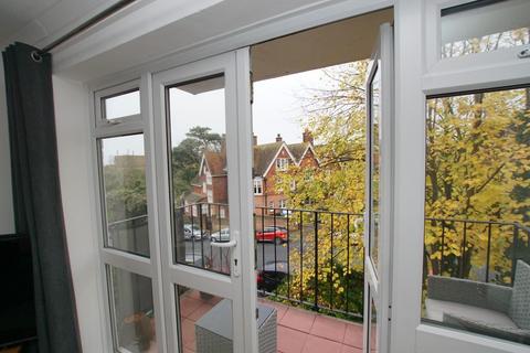 1 bedroom flat for sale, St. Annes Road, Eastbourne BN21