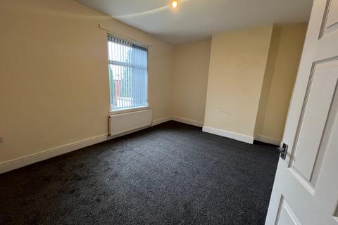 2 bedroom terraced house to rent, Scholes Street, Rochdale OL11