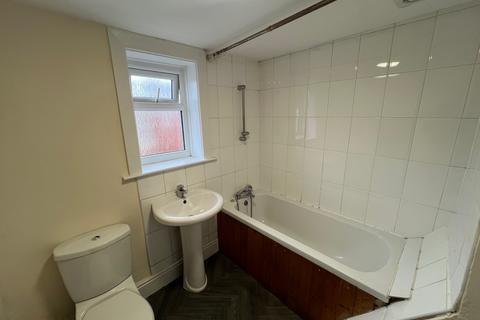 2 bedroom terraced house to rent, Scholes Street, Rochdale OL11