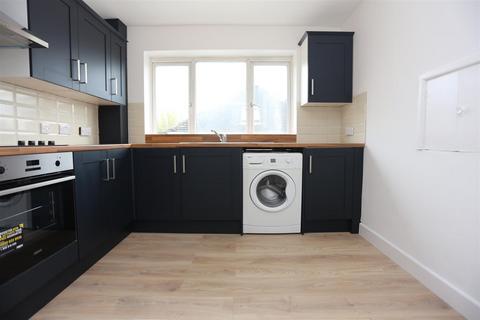 2 bedroom flat to rent, Wilbury Avenue, Hove