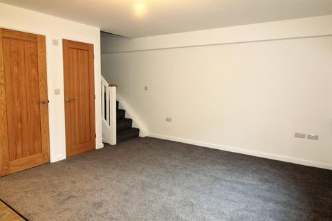 2 bedroom terraced house to rent, Carlton Street, Haworth, Keighley , BD22