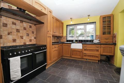 3 bedroom terraced house for sale, Westwood Road, SEVEN KINGS, IG3