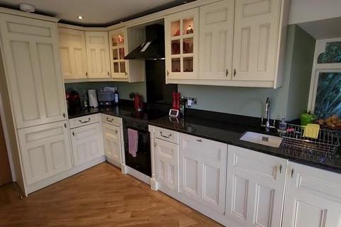 3 bedroom detached house to rent, Manor Heath, Halifax