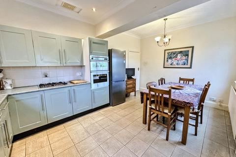 3 bedroom detached house for sale, Stand Close, Whitefield, M45