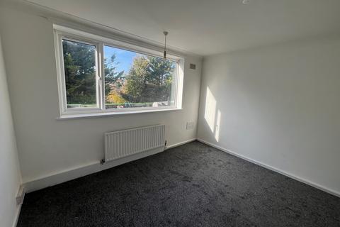 2 bedroom apartment to rent, Brendon Avenue, Luton LU2