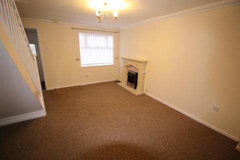 2 bedroom house to rent, Grendon Drive, Rugby