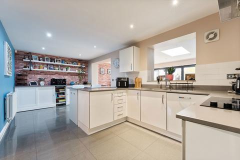 4 bedroom detached house for sale, The Folly, Amesbury SP4