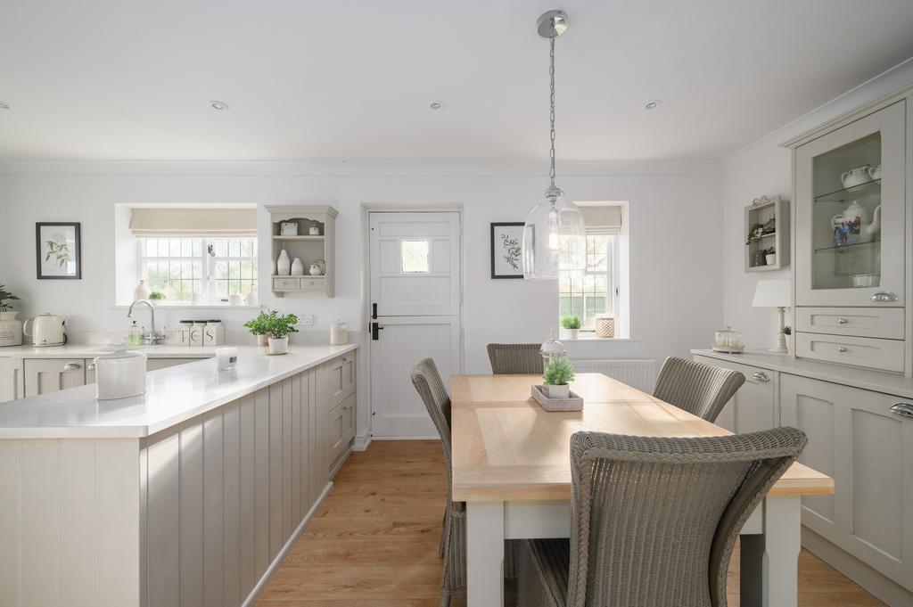 Kitchen / Breakfast Room