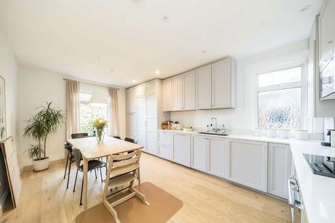 3 bedroom flat for sale, Greenham Road, London N10