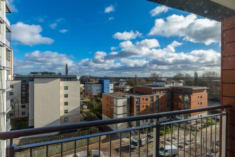 1 bedroom flat for sale, Holland Gardens, Brentford, TW8